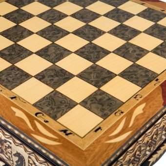 Шахматы резные ручной работы в ларце большие slchesslarb